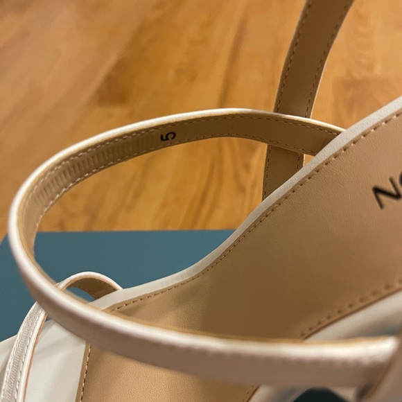 Brand New Pashion Footwear Convertible High Heels/Flats - Picture 4 of 5